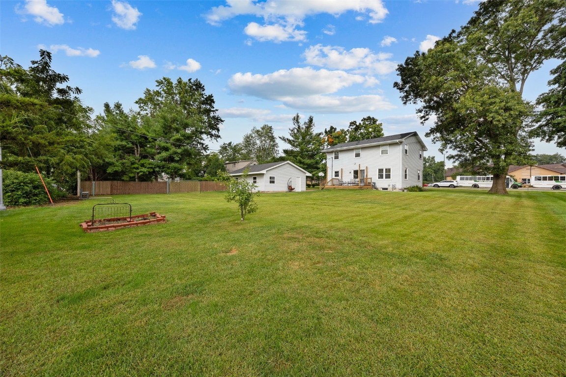 745 Eastview Drive Robins IA 52328
