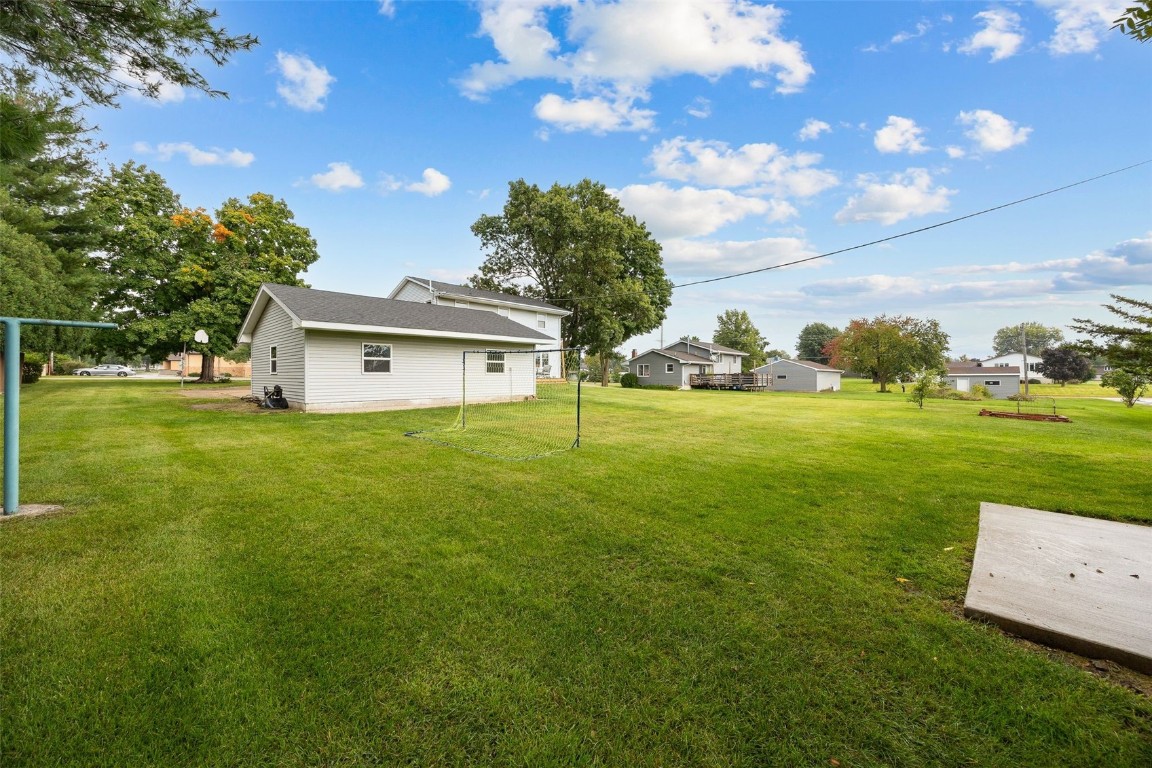 745 Eastview Drive Robins IA 52328