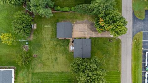 745 Eastview Drive Robins IA 52328
