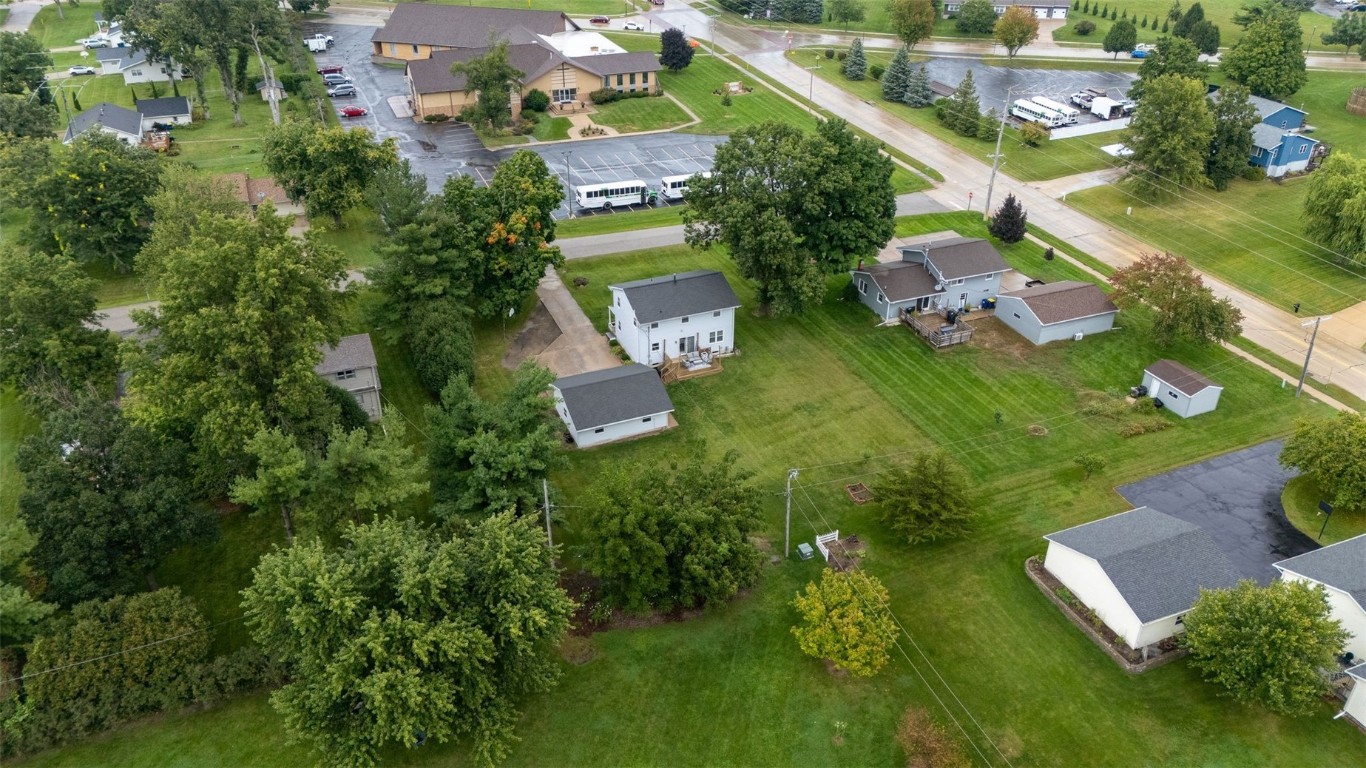 745 Eastview Drive Robins IA 52328