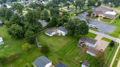 745 Eastview Drive Robins IA 52328