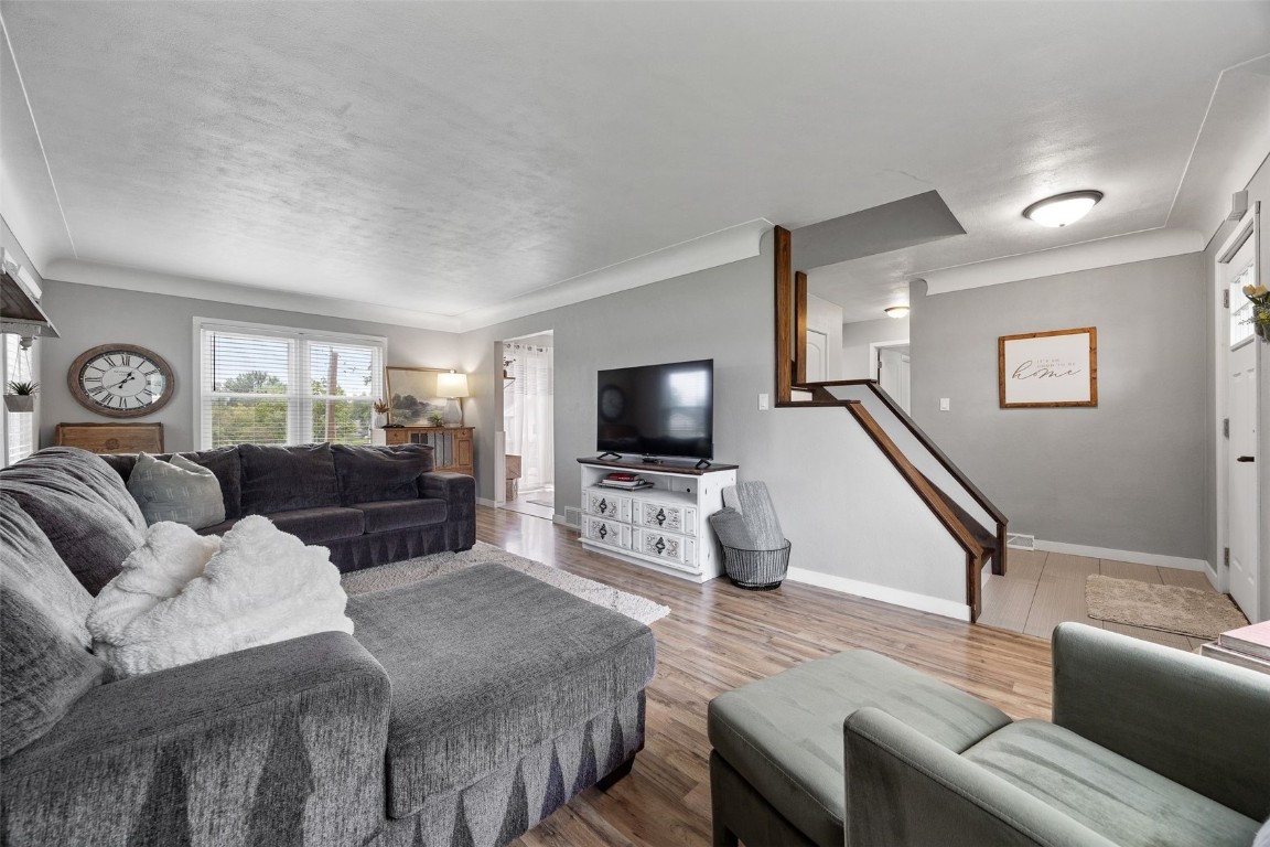 745 Eastview Drive Robins IA 52328