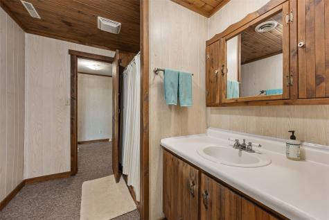 22107 262nd Street Delhi IA 52223
