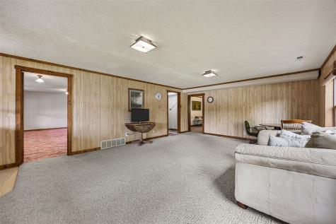 22107 262nd Street Delhi IA 52223