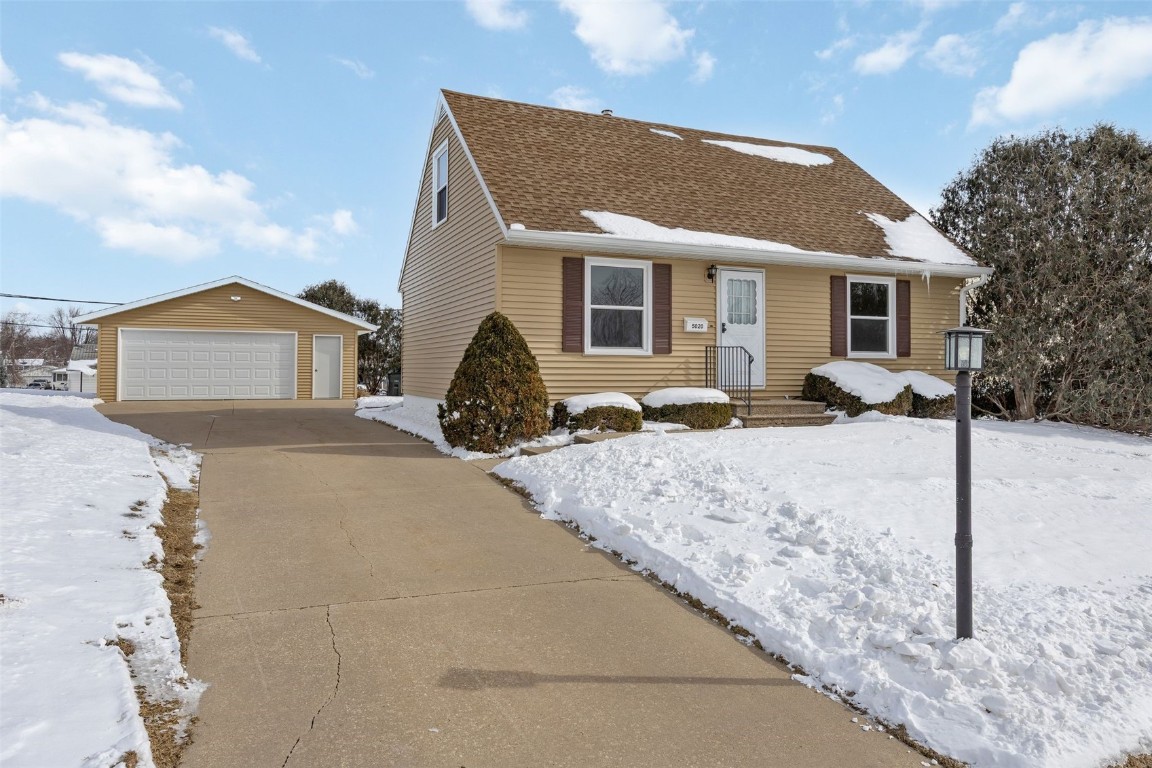 5020 Gordon Avenue NW Cedar Rapids IA 52405