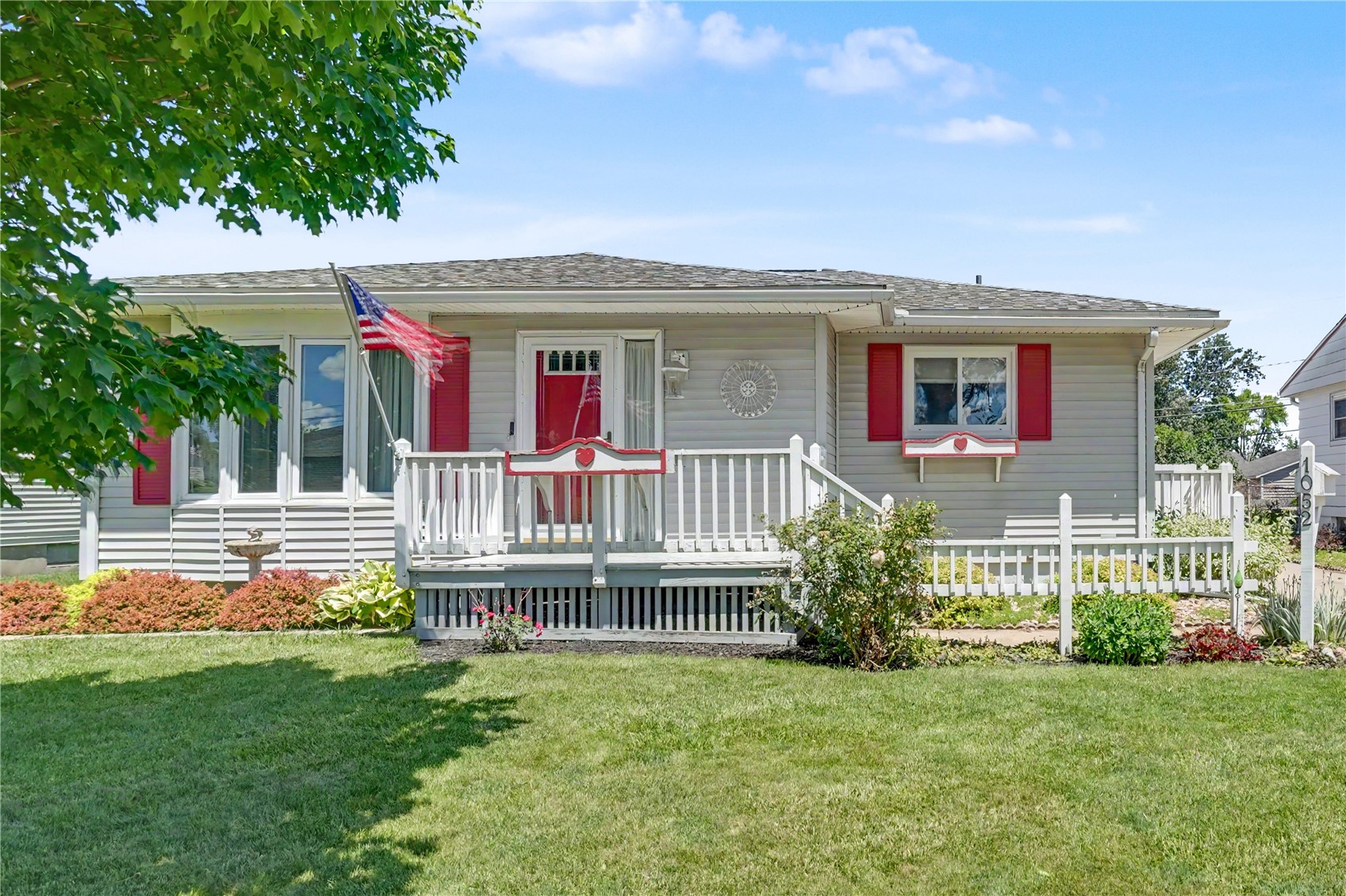 1052 Clifton Street NE Cedar Rapids IA 52402
