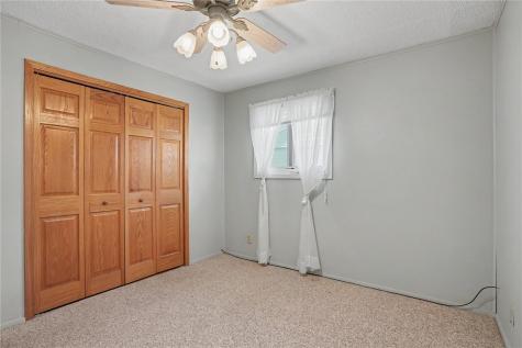 1052 Clifton Street NE Cedar Rapids IA 52402