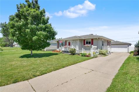 1052 Clifton Street NE Cedar Rapids IA 52402
