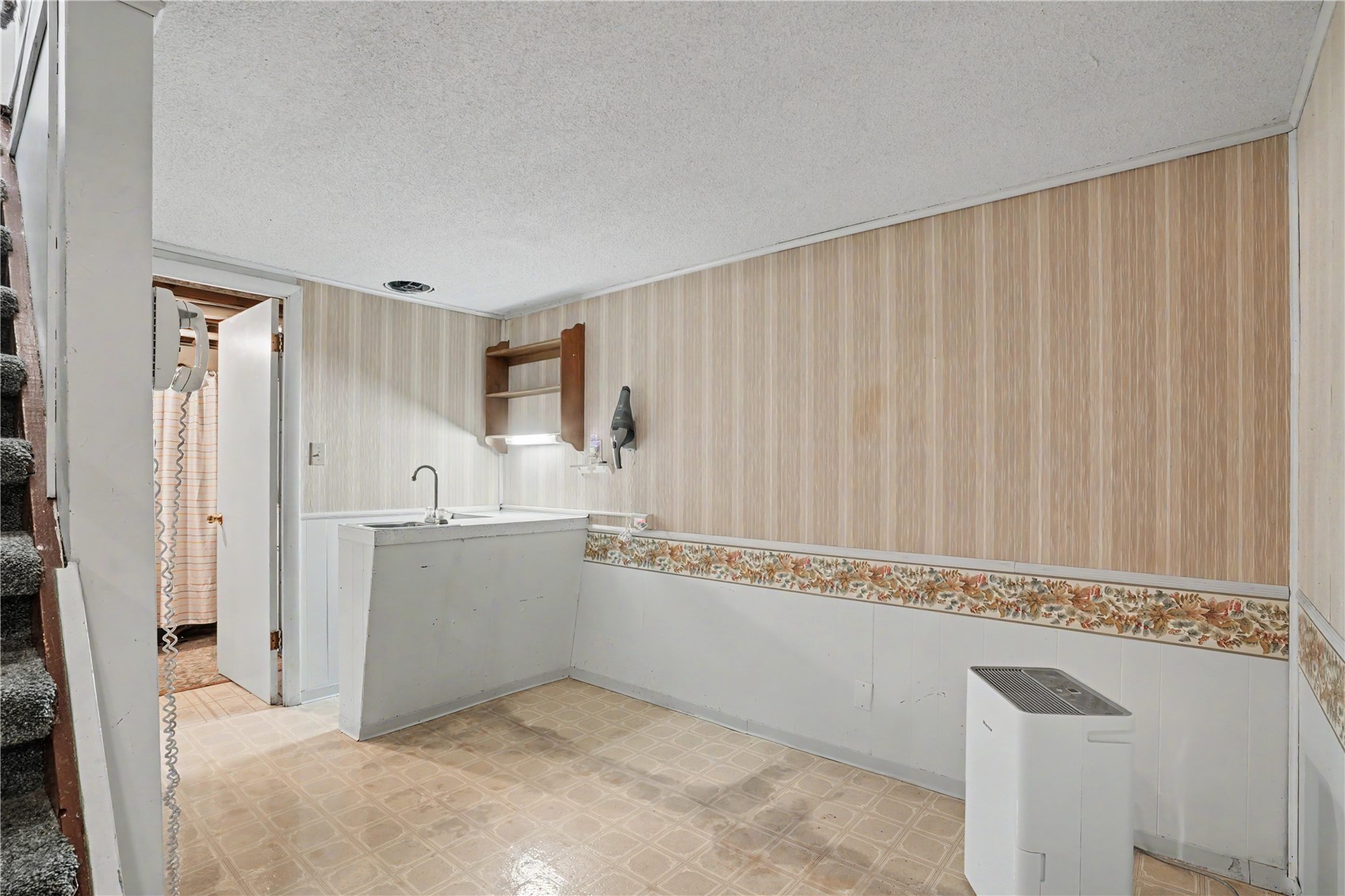 1052 Clifton Street NE Cedar Rapids IA 52402