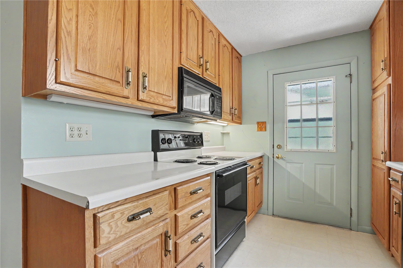 1052 Clifton Street NE Cedar Rapids IA 52402