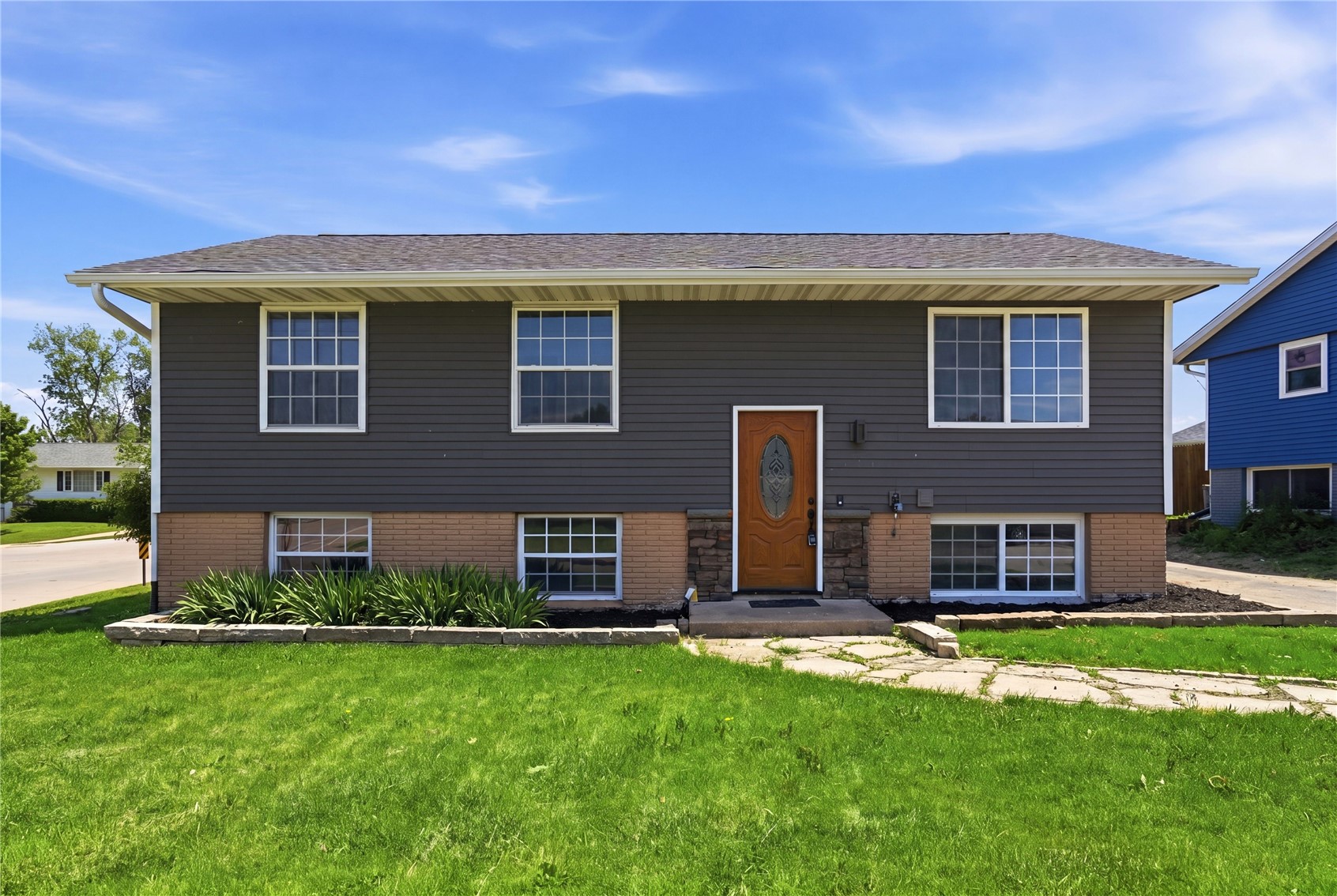 3305 Dunham Drive SW Cedar Rapids IA 52404