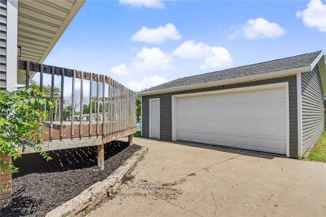 3305 Dunham Drive SW Cedar Rapids IA 52404