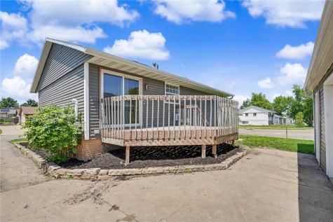 3305 Dunham Drive SW Cedar Rapids IA 52404