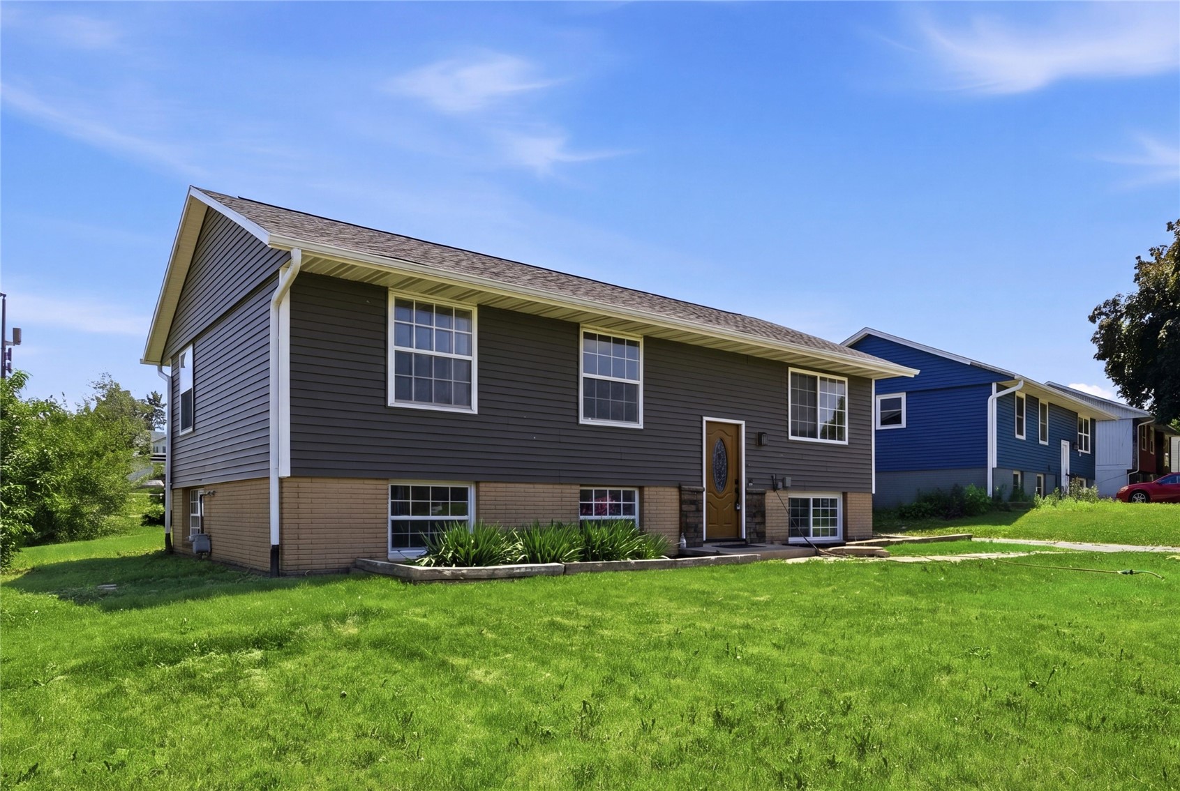 3305 Dunham Drive SW Cedar Rapids IA 52404