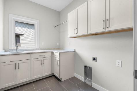5631 Seminole Valley Trail NE Cedar Rapids IA 52411