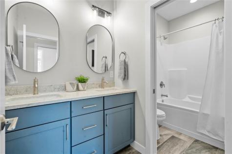 5631 Seminole Valley Trail NE Cedar Rapids IA 52411