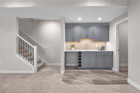 5631 Seminole Valley Trail NE Cedar Rapids IA 52411