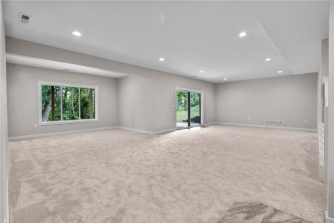 5631 Seminole Valley Trail NE Cedar Rapids IA 52411