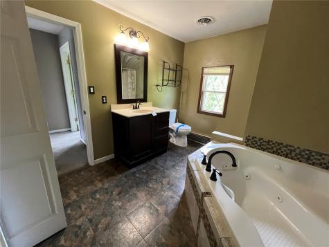 218 5th Avenue SE Independence IA 50644