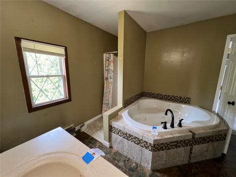 218 5th Avenue SE Independence IA 50644