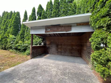 218 5th Avenue SE Independence IA 50644