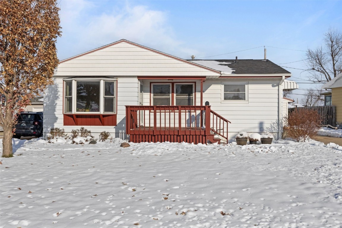 1048 Clifton Street NE Cedar Rapids IA 52402