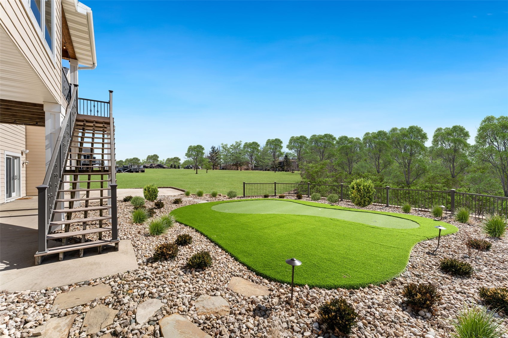 4601 Plumberry Road Ely IA 52227