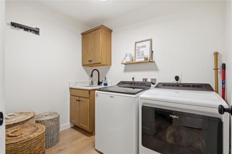 404 Donald Drive Alburnett IA 52202