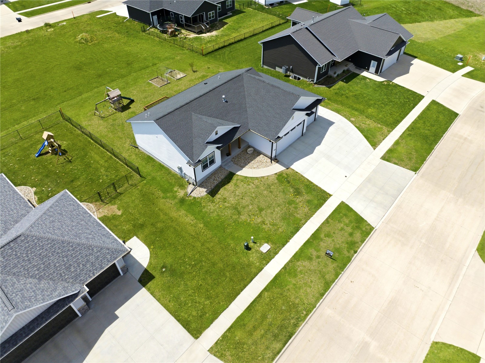 404 Donald Drive Alburnett IA 52202