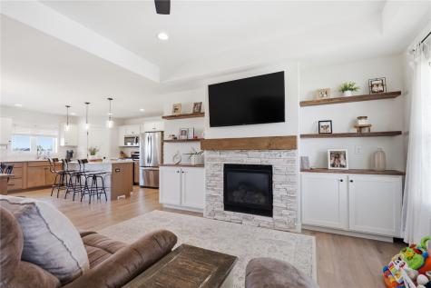 404 Donald Drive Alburnett IA 52202