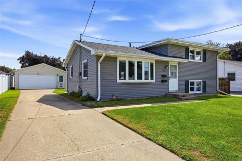 2101 Lauren Drive SW Cedar Rapids IA 52404