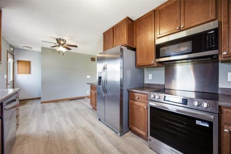2101 Lauren Drive SW Cedar Rapids IA 52404