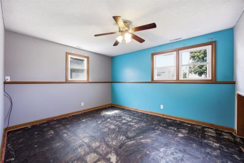 2101 Lauren Drive SW Cedar Rapids IA 52404