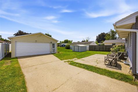 2101 Lauren Drive SW Cedar Rapids IA 52404