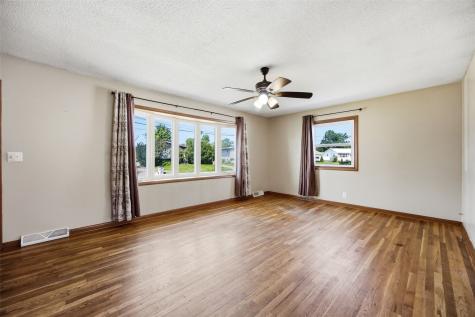 2101 Lauren Drive SW Cedar Rapids IA 52404