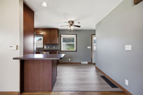 2101 Lauren Drive SW Cedar Rapids IA 52404