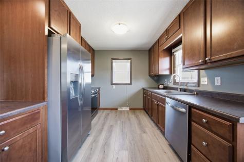 2101 Lauren Drive SW Cedar Rapids IA 52404