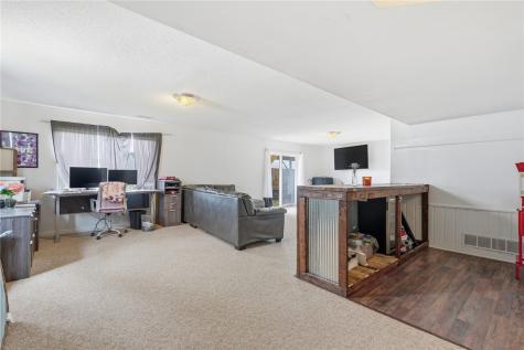 2413 Radcliffe Drive SW Cedar Rapids IA 52404