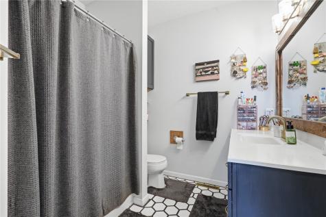 2413 Radcliffe Drive SW Cedar Rapids IA 52404