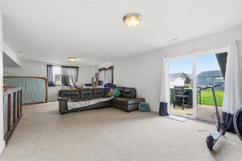 2413 Radcliffe Drive SW Cedar Rapids IA 52404