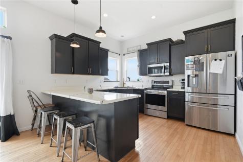 2413 Radcliffe Drive SW Cedar Rapids IA 52404