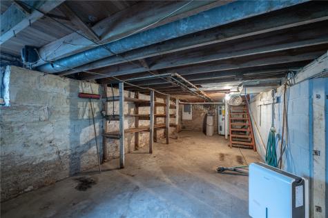 6547 24th Avenue Vinton IA 52349