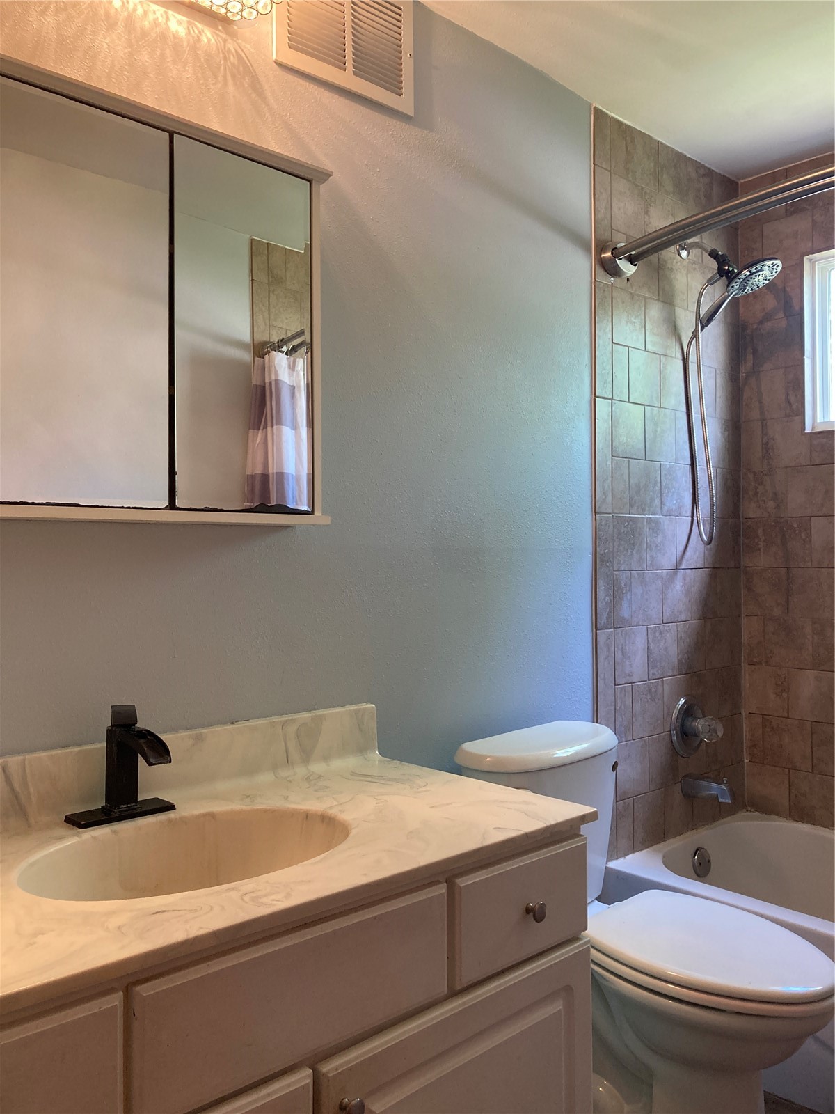 2504 Linwood SW Cedar Rapids IA 52404