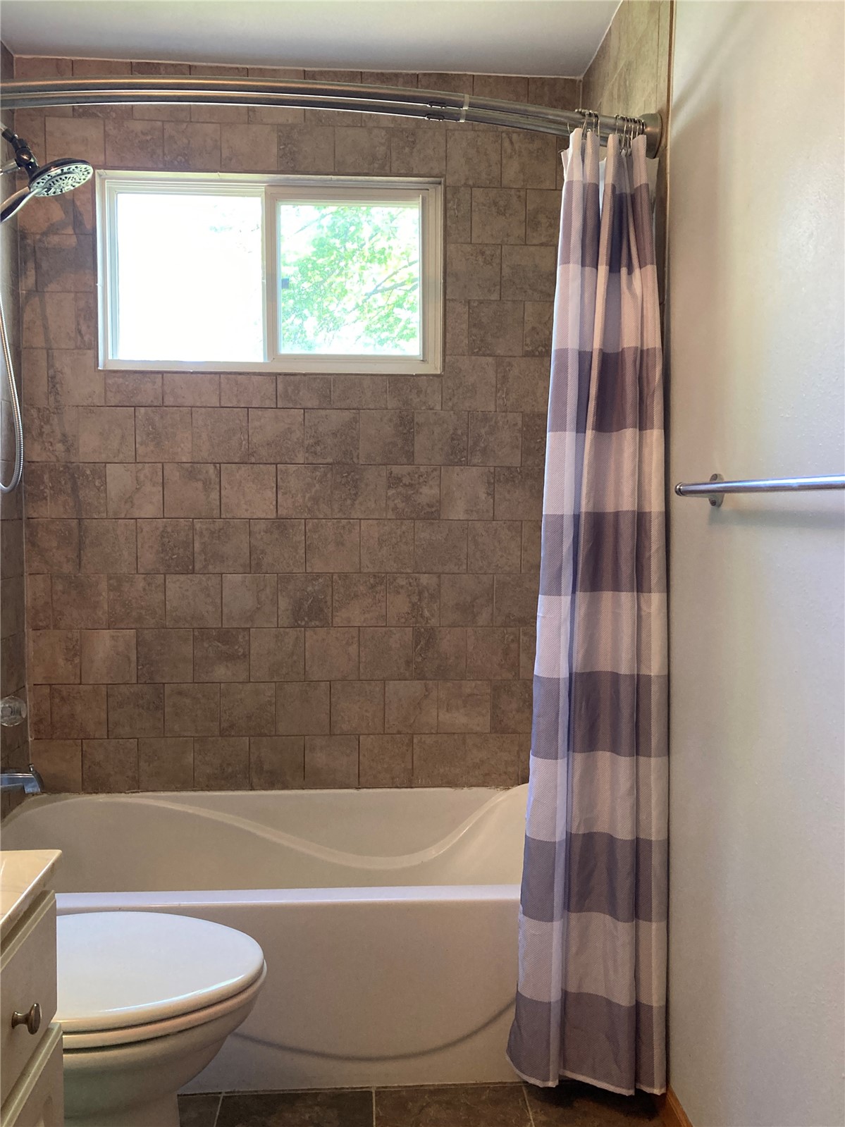 2504 Linwood SW Cedar Rapids IA 52404