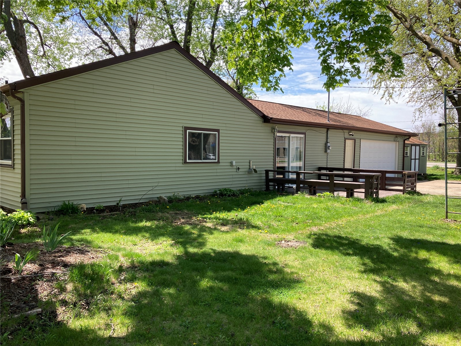 2504 Linwood SW Cedar Rapids IA 52404