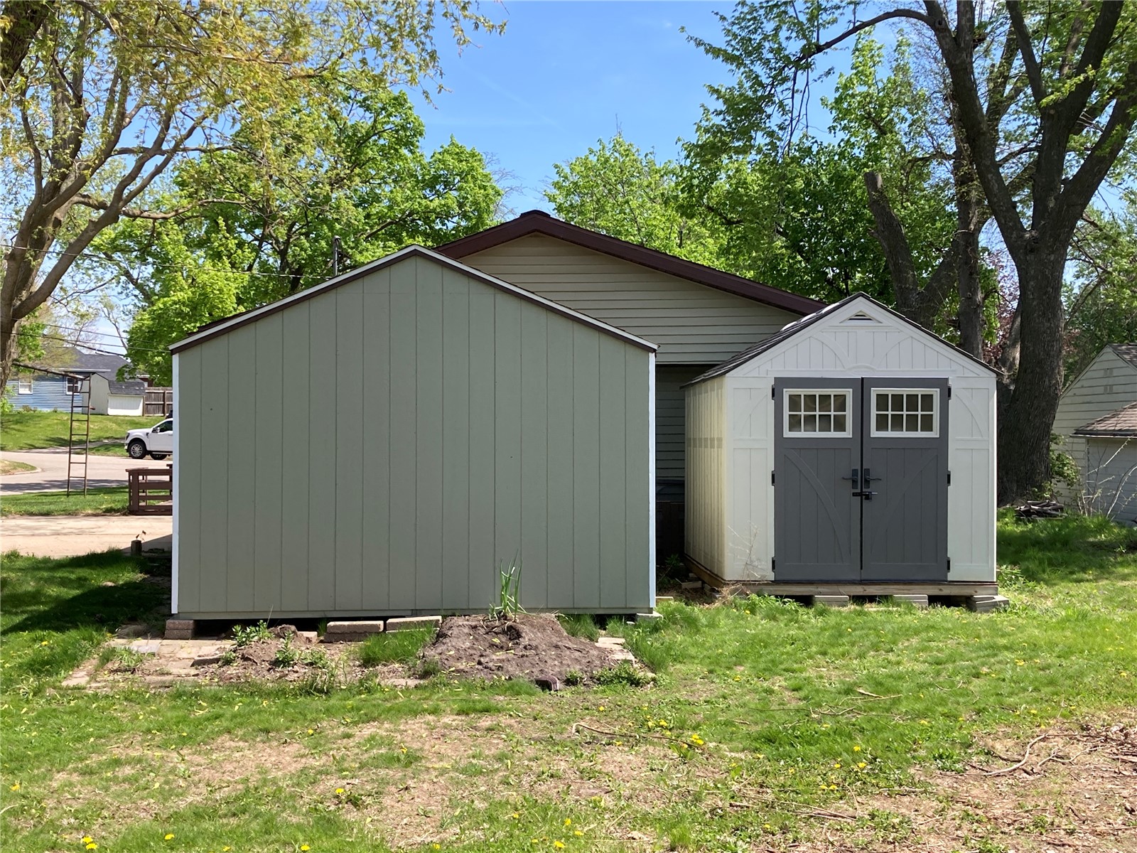 2504 Linwood SW Cedar Rapids IA 52404