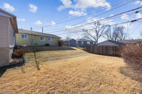 4331 Cavalier Street NE Cedar Rapids IA 52402