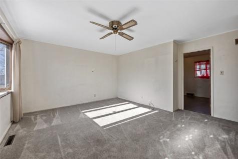 4331 Cavalier Street NE Cedar Rapids IA 52402