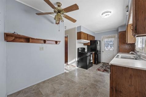 4331 Cavalier Street NE Cedar Rapids IA 52402