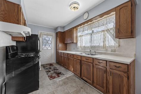 4331 Cavalier Street NE Cedar Rapids IA 52402